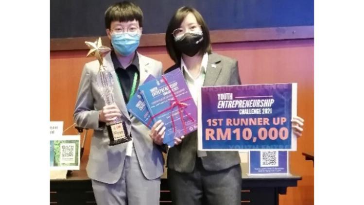 First Runner Up Team – Tay Wan Nee and Ooi Sin Ee